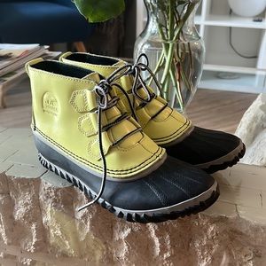Sorel Yellow Rainboots - Sorel Out n About Yellow and Black Rain-Boots